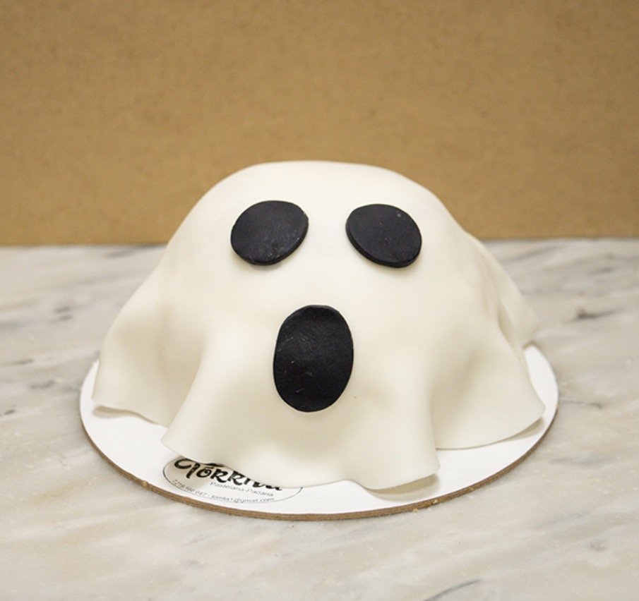 Bolo em forma de fantasma